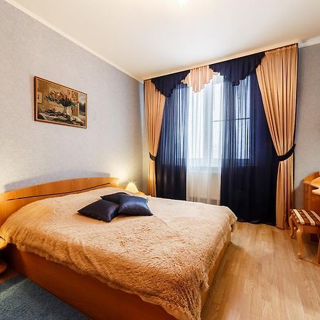 Apartment Domashny Uyut Na Belinskogo 41 Luxe Ekaterinburg Esterno foto